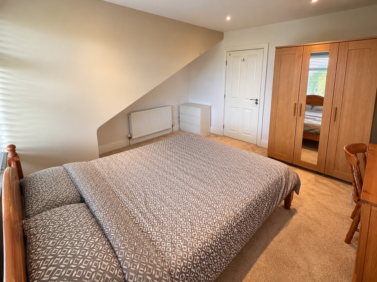 Room in a Shared Flat, Broomhall, S10
