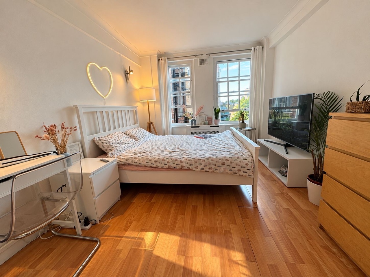 Room in a Shared Flat, Park West, W2 photo 2