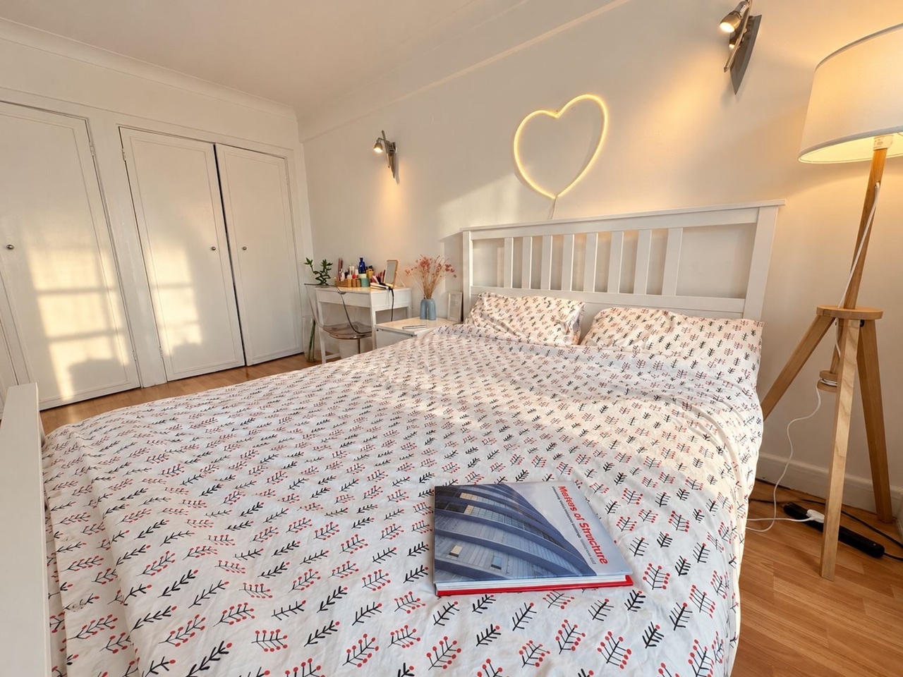 Room in a Shared Flat, Park West, W2 photo 3