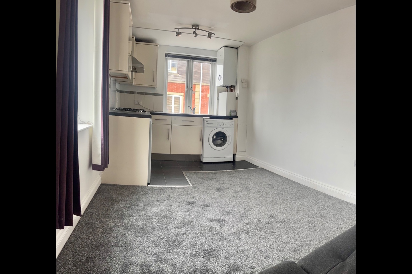 1 Bed Flat, North Corner, BS3