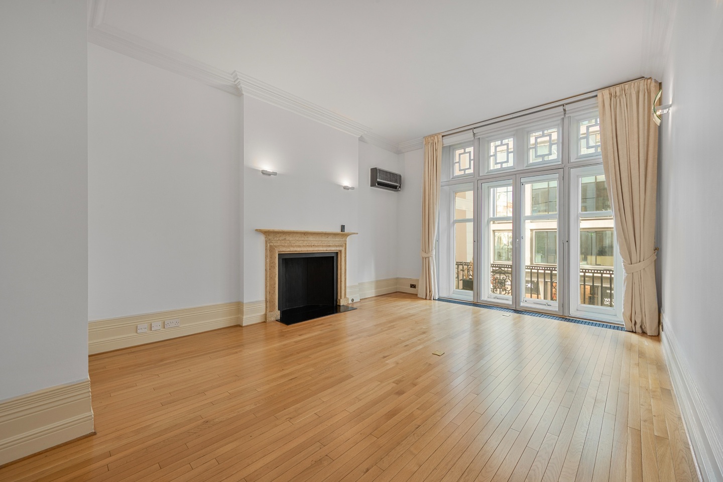 2 Bed Flat, Wigmore St, W1U photo 3
