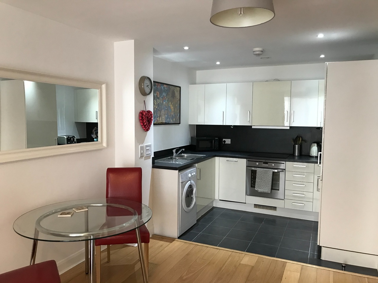 1 Bed Flat, Deanery Road, BS1 photo 3