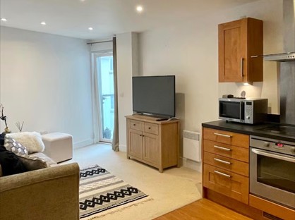 1 bed flat/apartment for rent in 1 Bed Flat, Meridian Bay, SA1