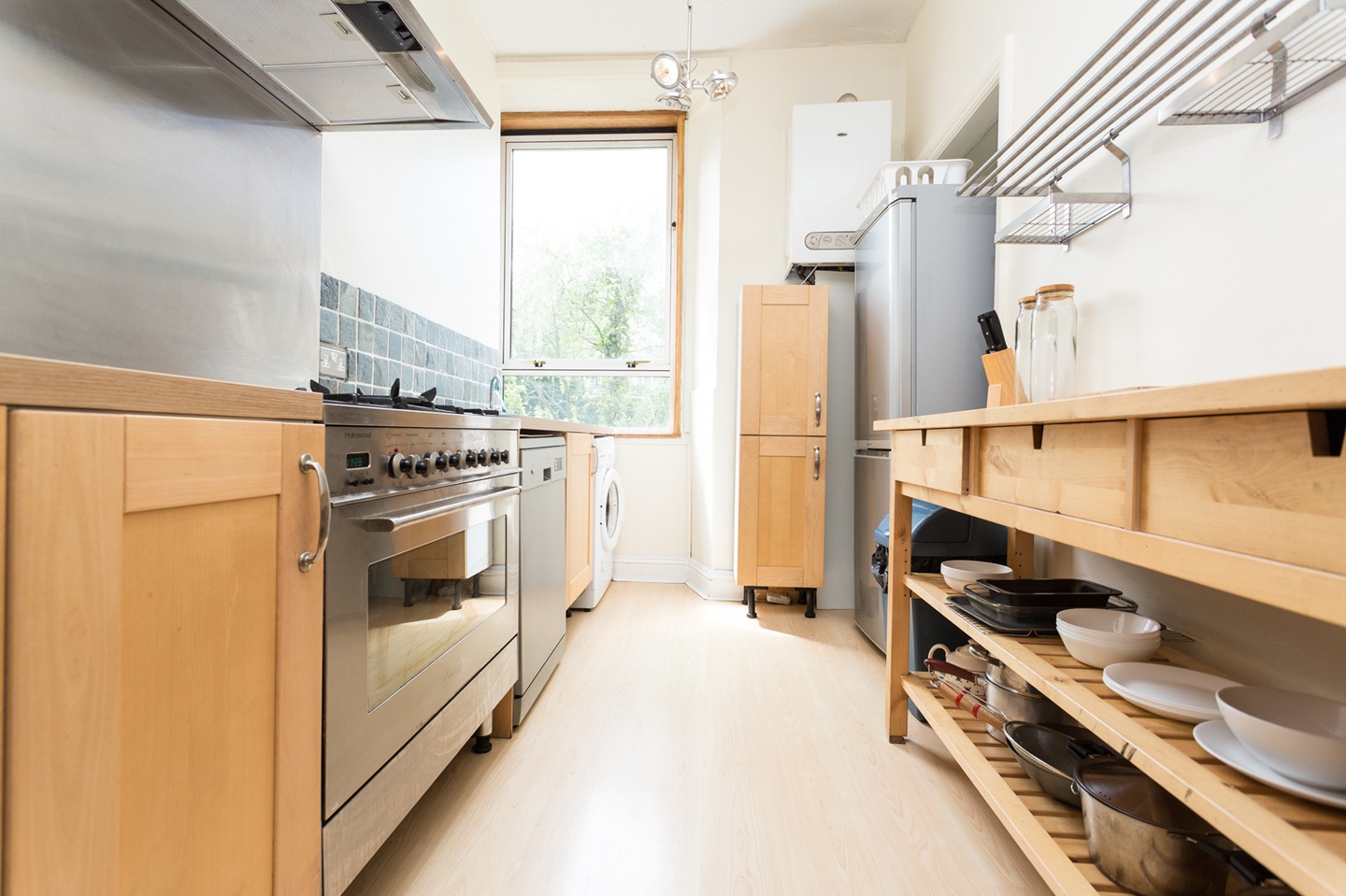 2 Bed Flat, Parsons Green Terrace, EH8 photo 3