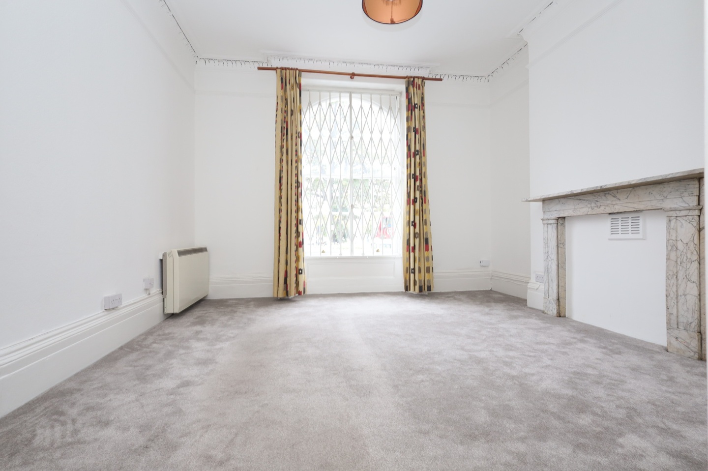 3 Bed Terraced House, Stockwell Terrace, SW9