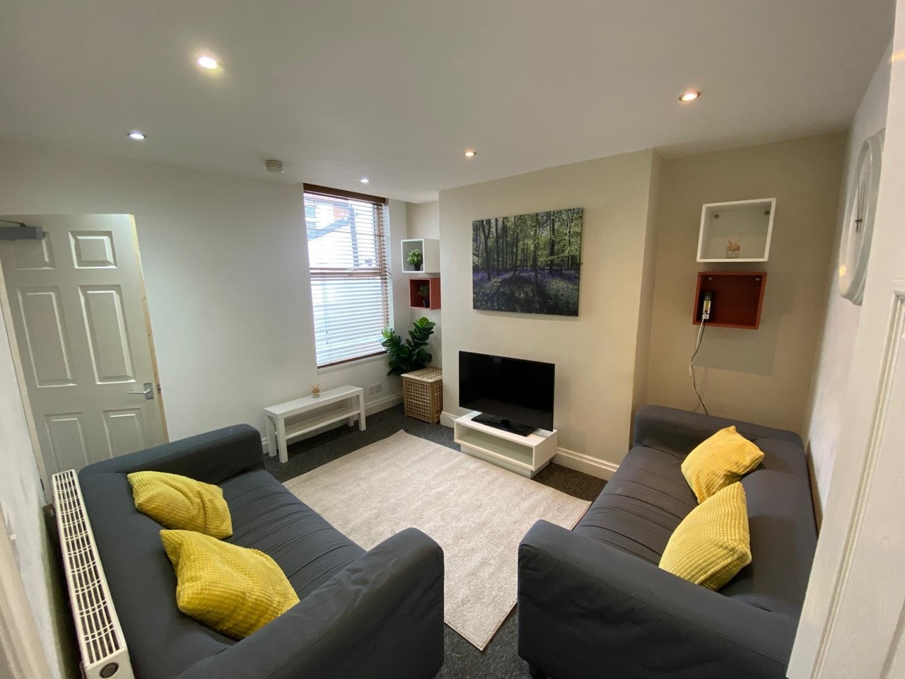 5 Bed Terraced House, Empress Road, L7