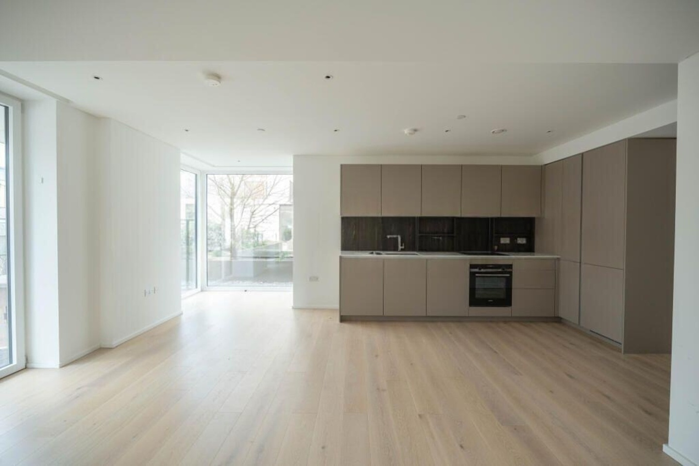 2 Bed Flat, York Place, SW11