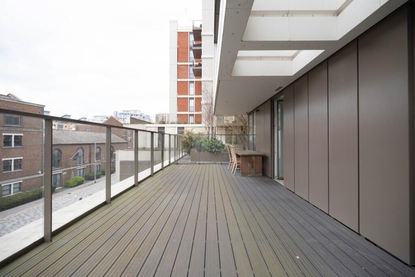 2 Bed Flat, York Place, SW11 photo 5