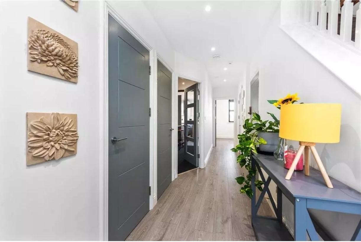 3 Bed Flat, Voss St, E2