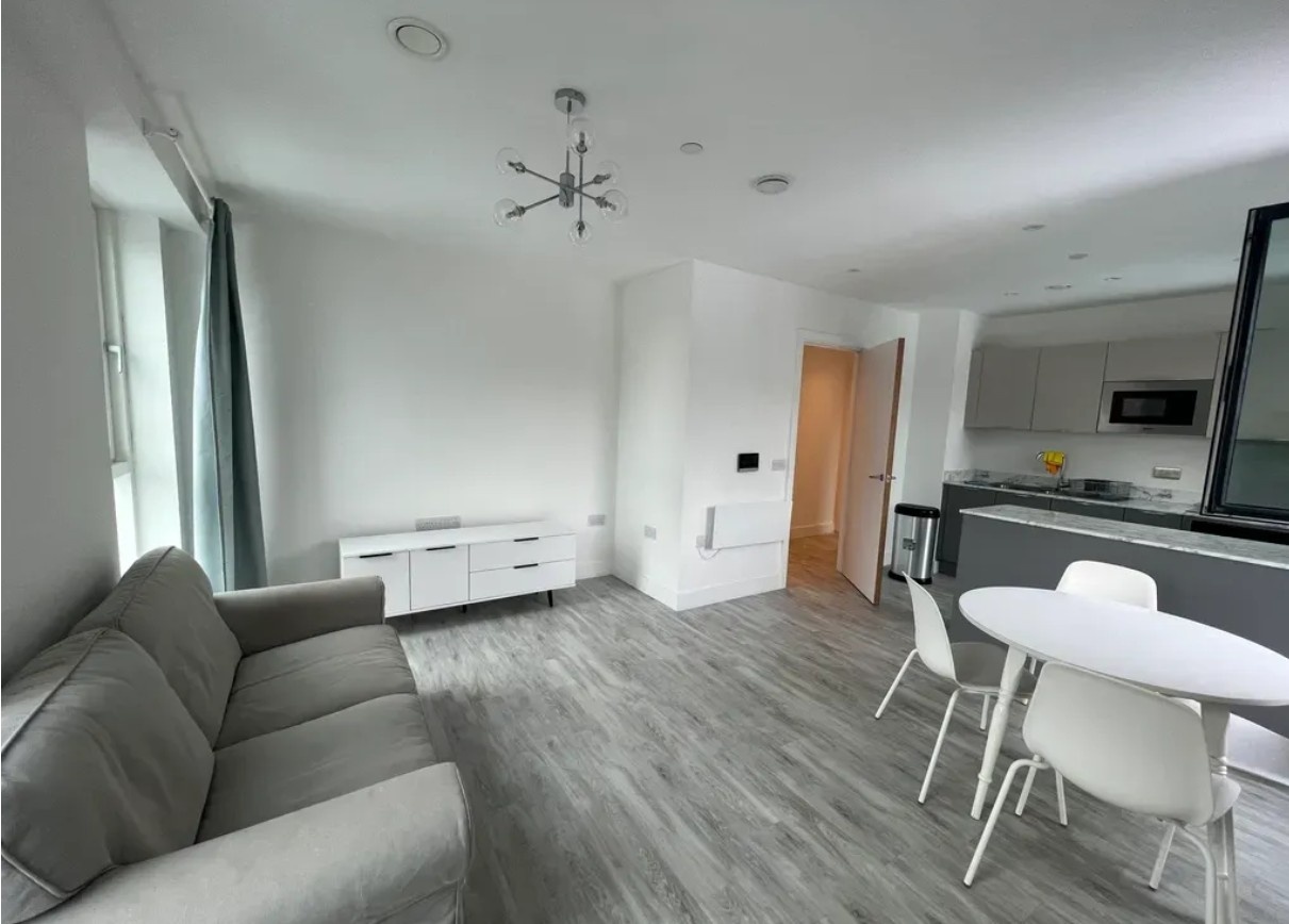 2 Bed Flat, Islington St, M3 photo 3