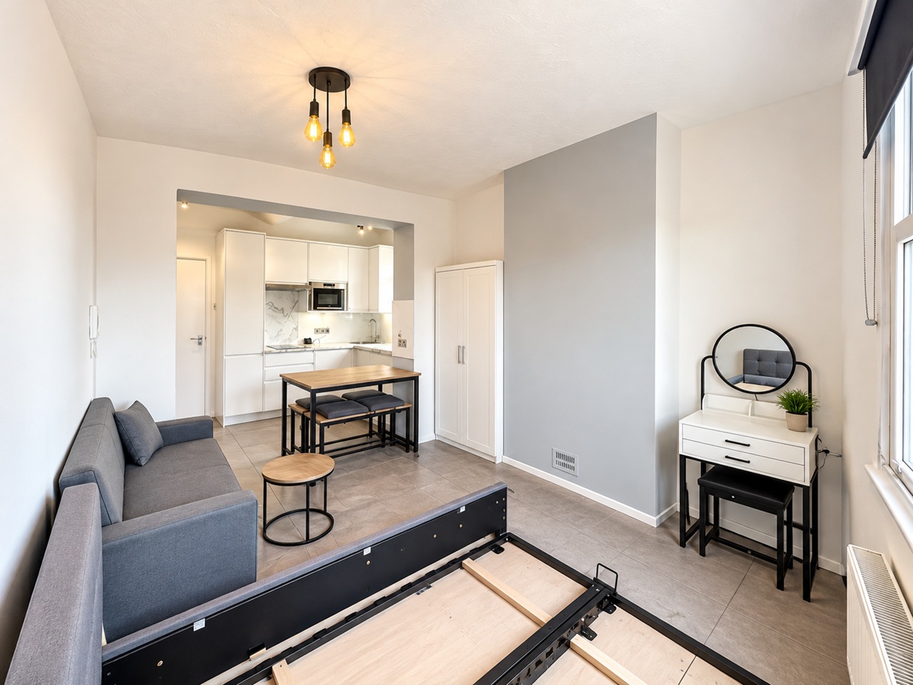 Studio Flat, Windsor Court, BN1