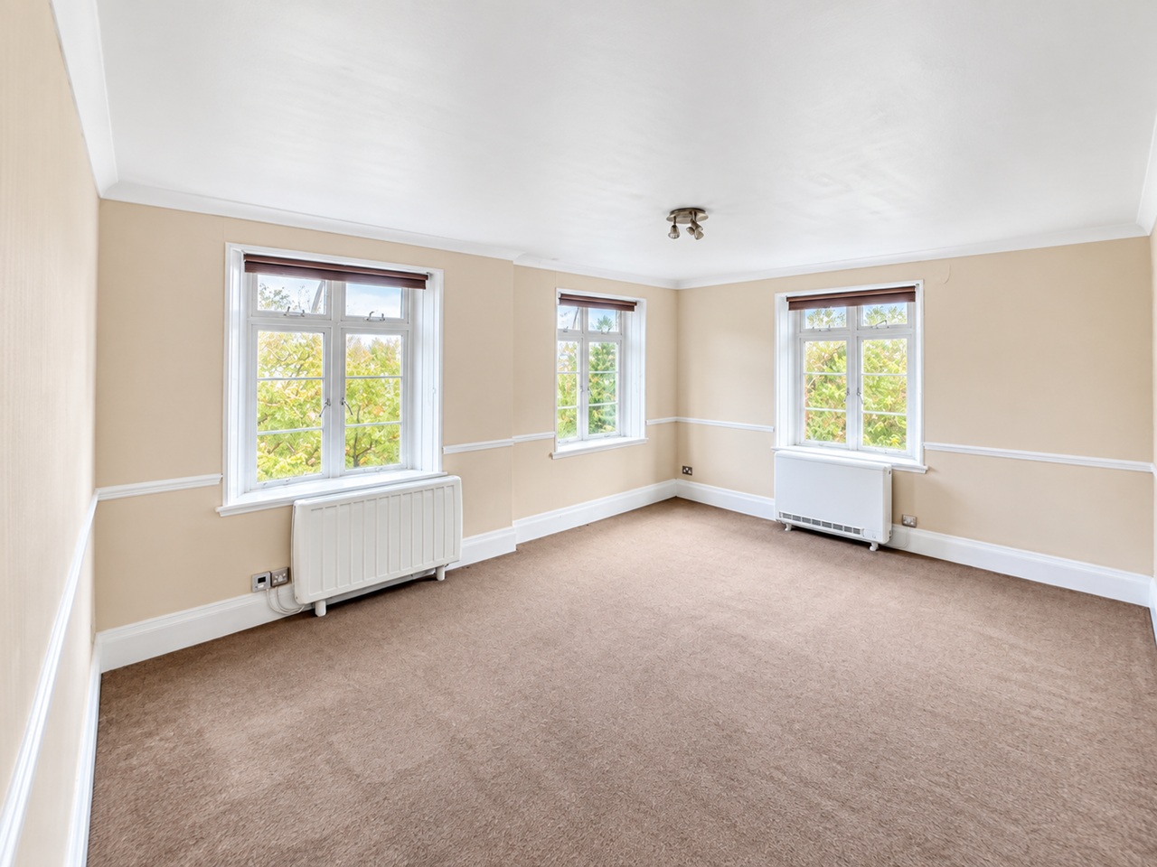 2 Bed Flat, Regent House, BN1 photo 3