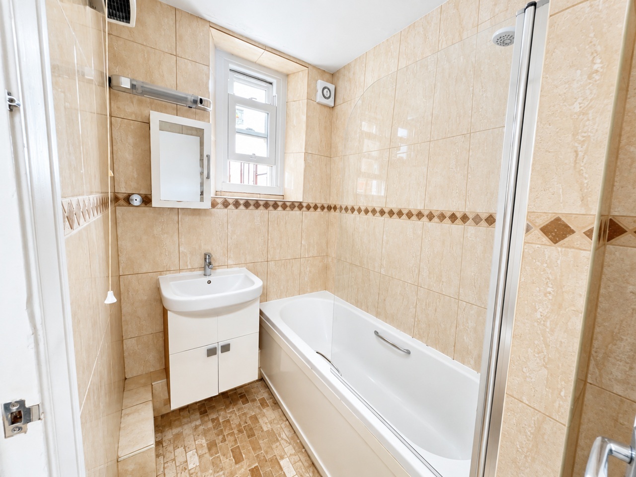 2 Bed Flat, Regent House, BN1 photo 5