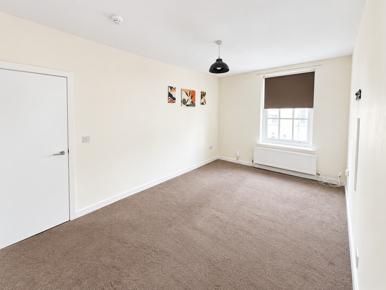 2 Bed Flat, Western Road, BN1 photo 3
