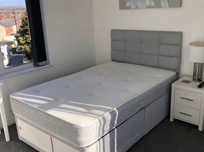 5 bed room for rent in Room in a Shared House, High St, SN4
