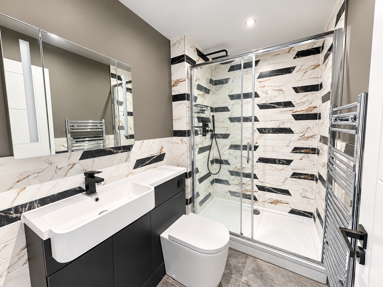 2 Bed Flat, Bartholomews, BN1 photo 2