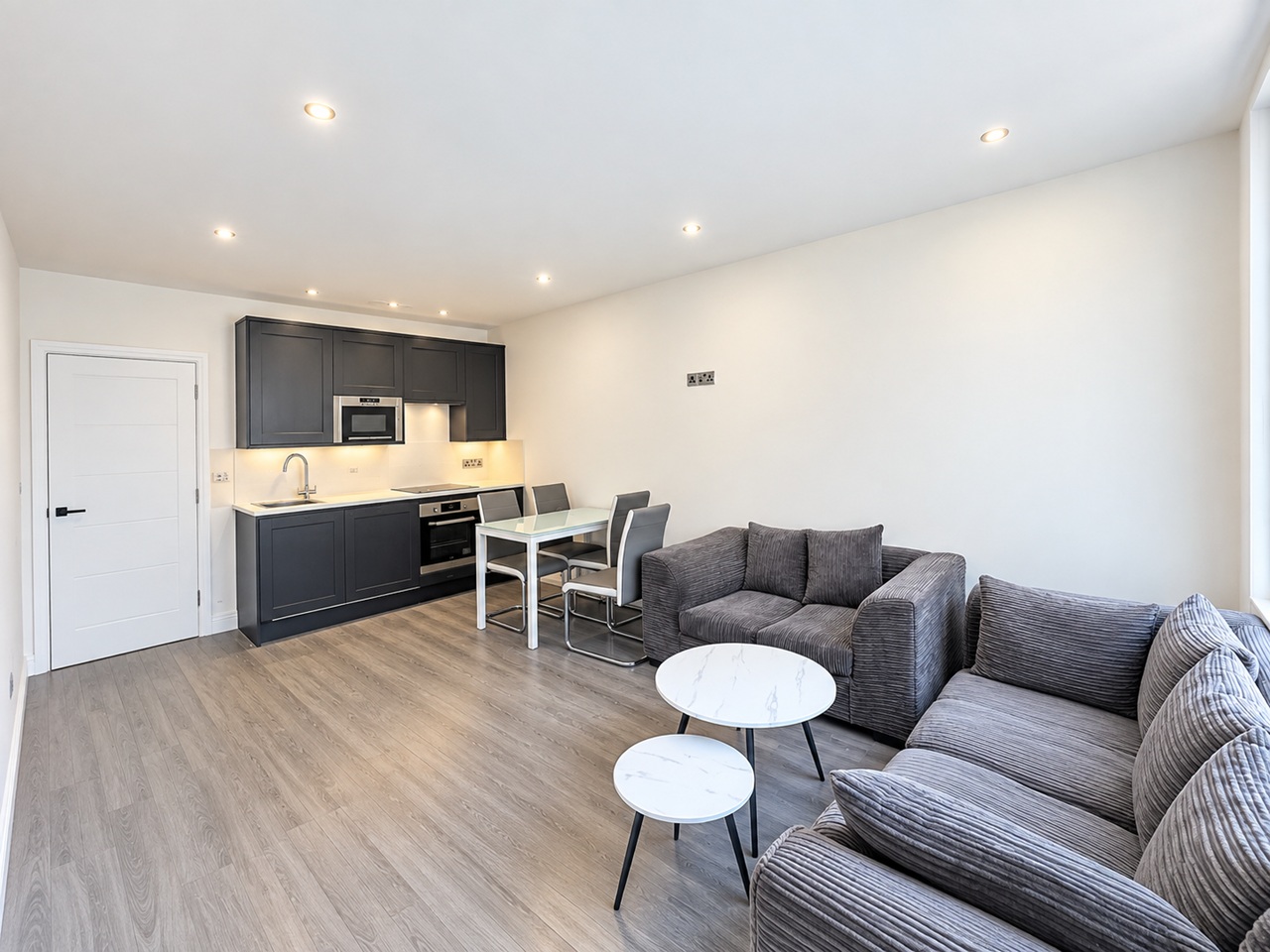 2 Bed Flat, Bartholomews, BN1