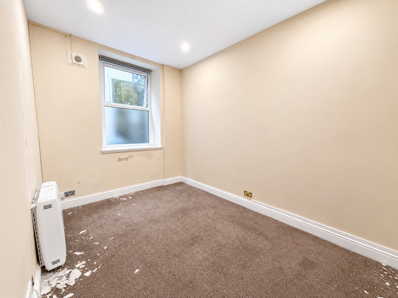 2 Bed Flat, Regent House, BN1 photo 3