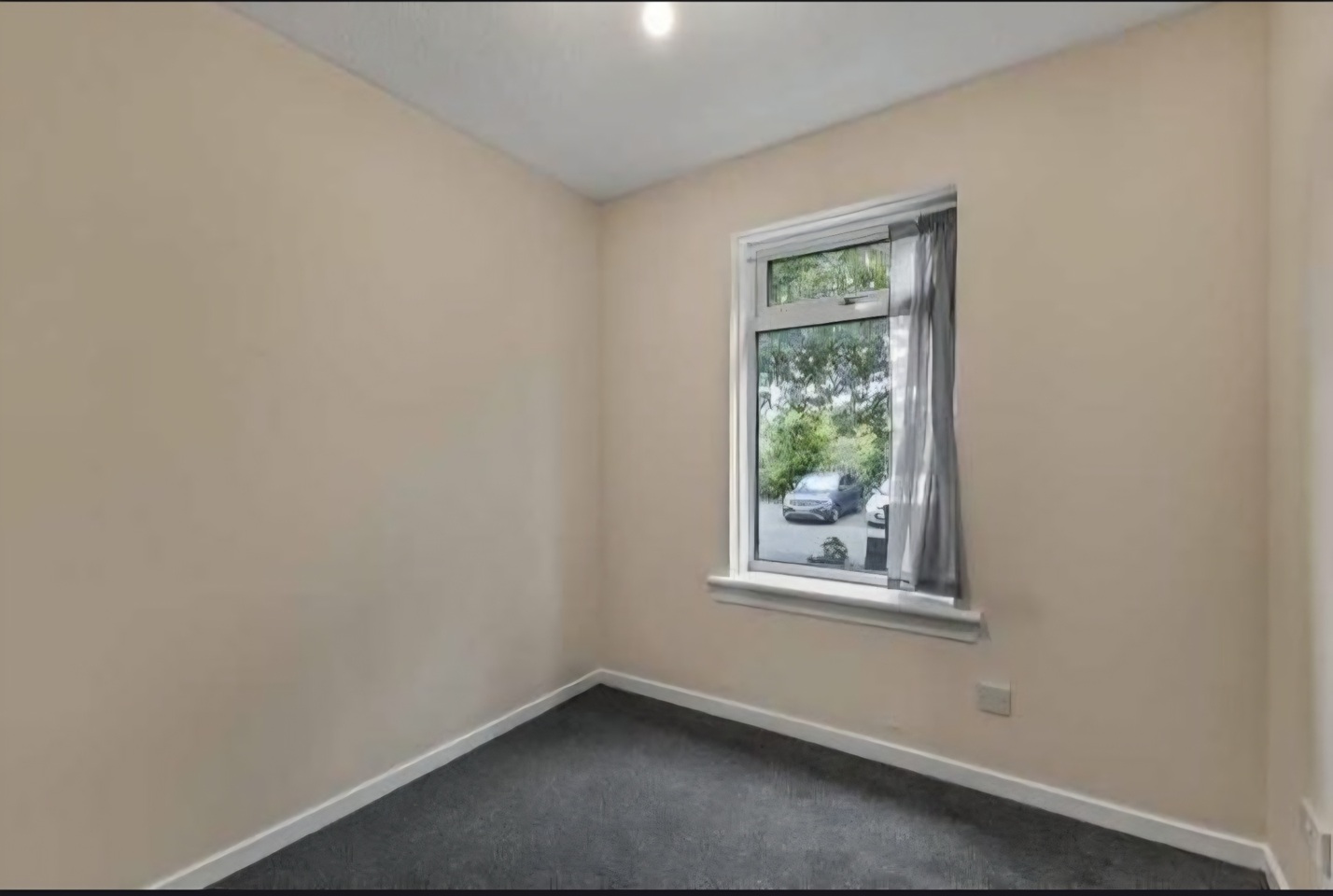 2 Bed Flat, Budhill Avenue, G32 photo 3