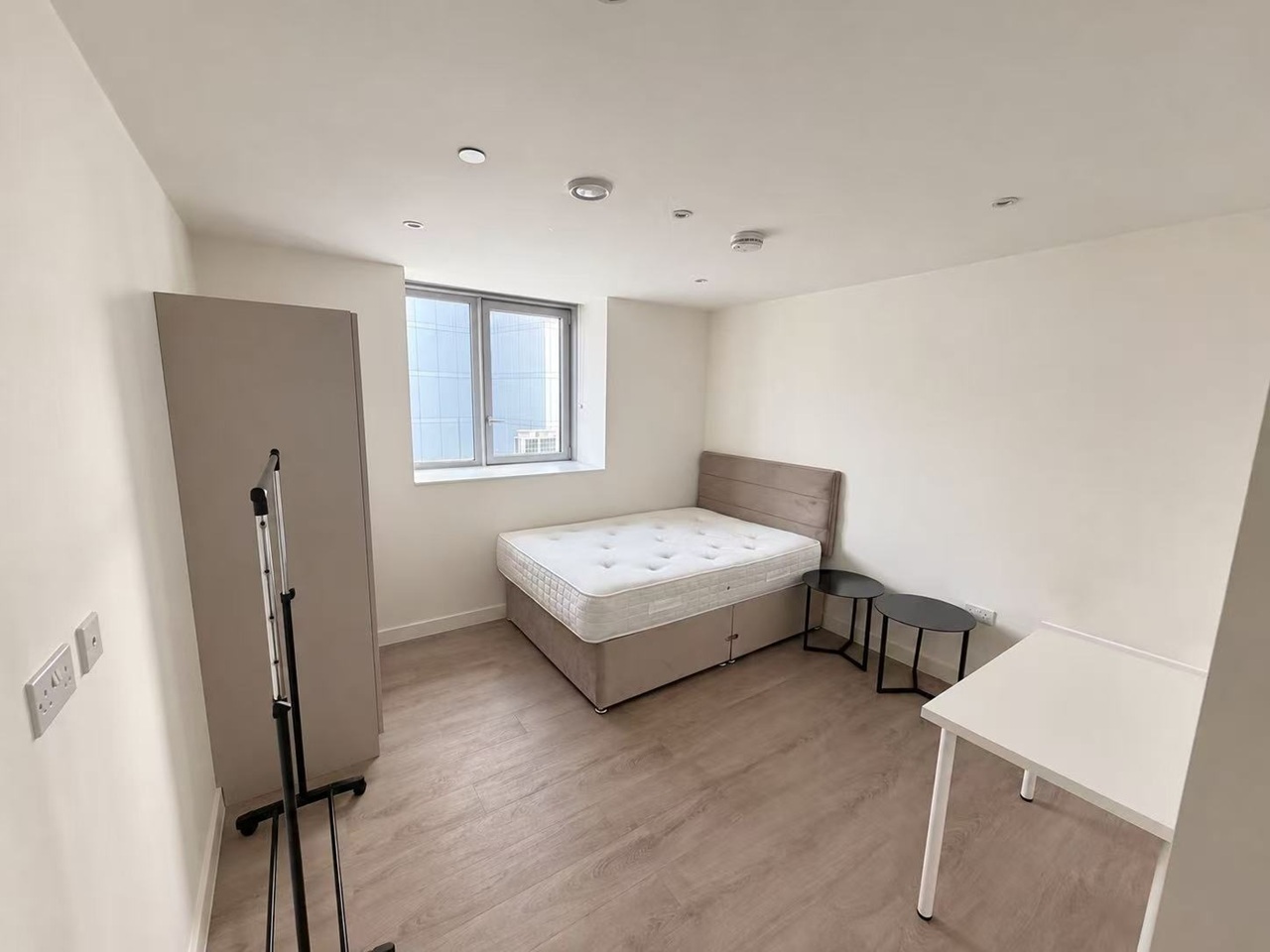 Room in a Shared Flat, New Bailey St, M3 photo 4