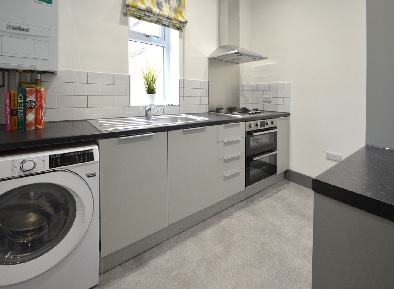 3 Bed Flat, Hucknall Road, NG5 photo 3