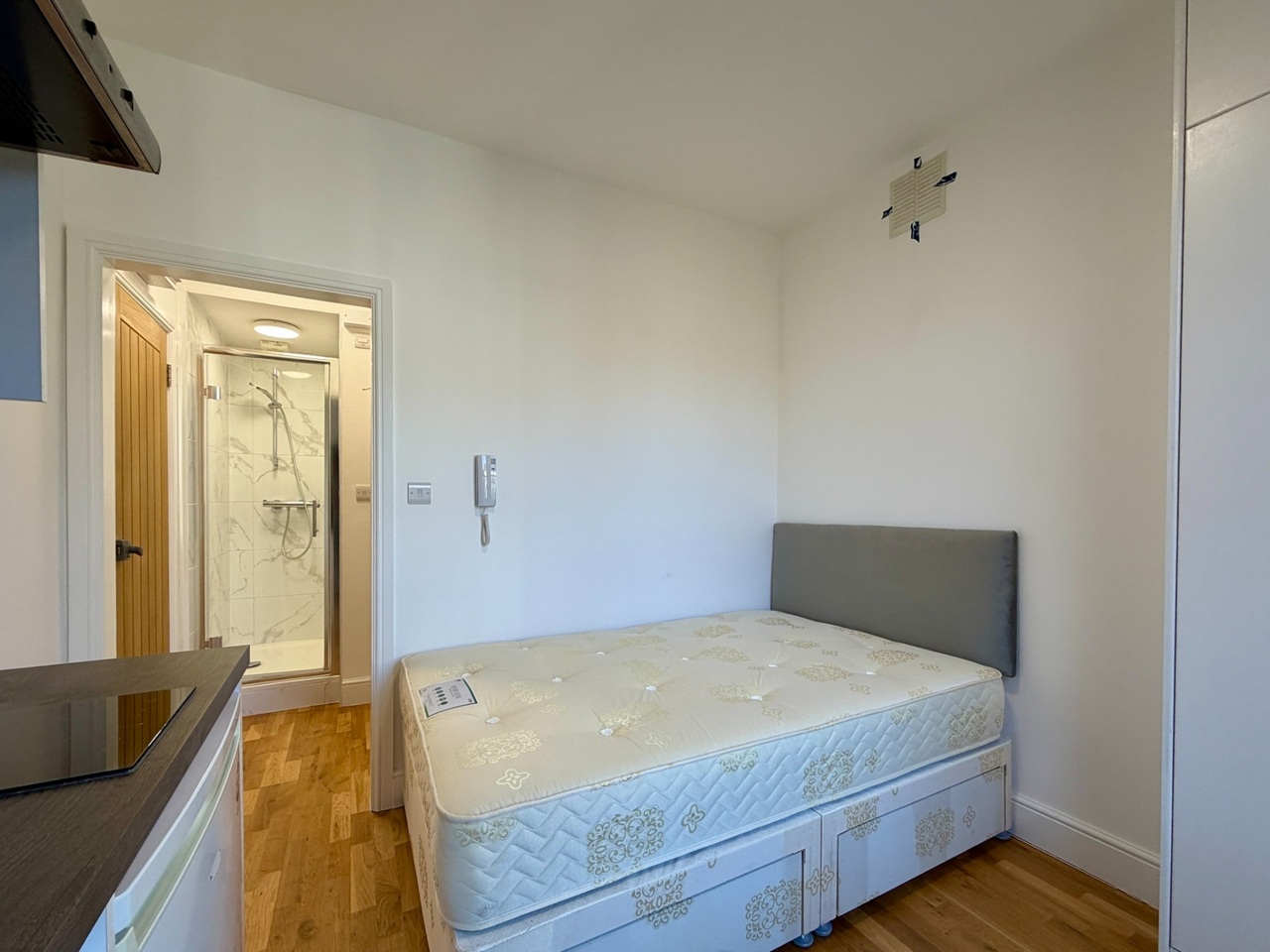 Studio Flat, Ifield Road, SW10 photo 4