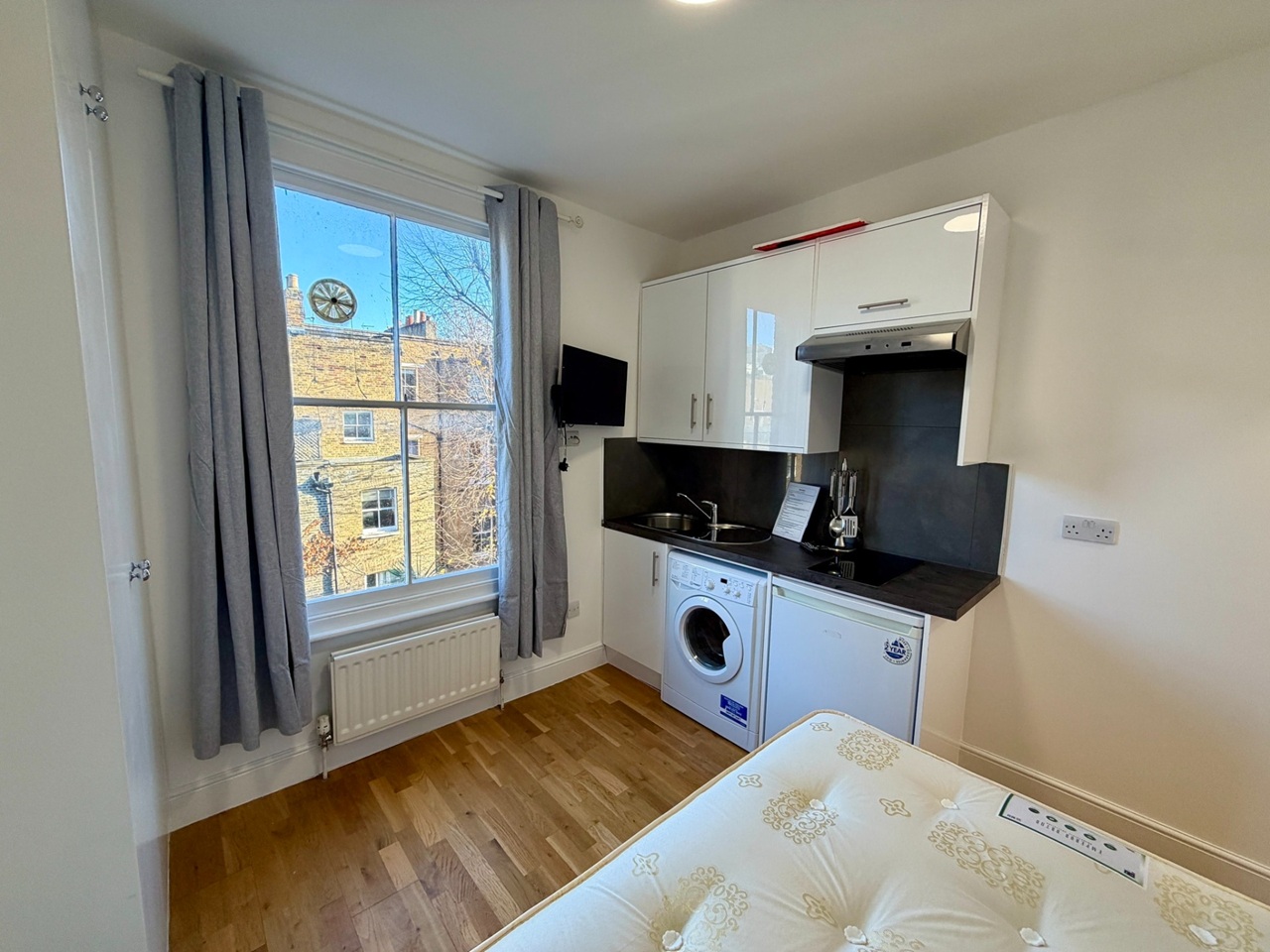 Studio Flat, Ifield Road, SW10 photo 5