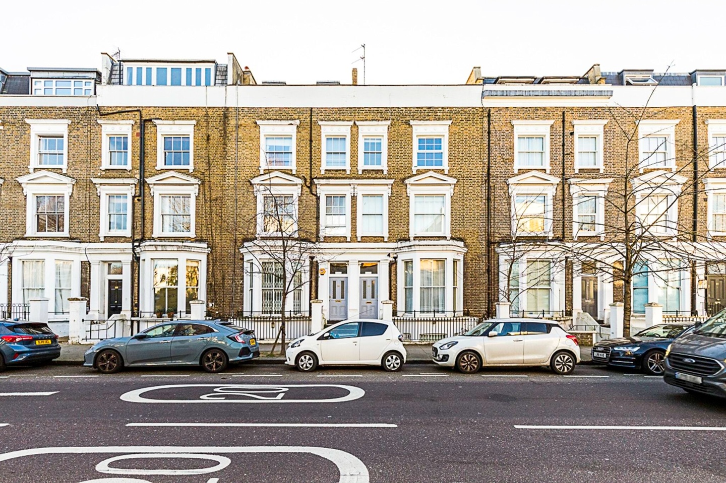 Studio Flat, Warwick Gardens, W14 photo 5