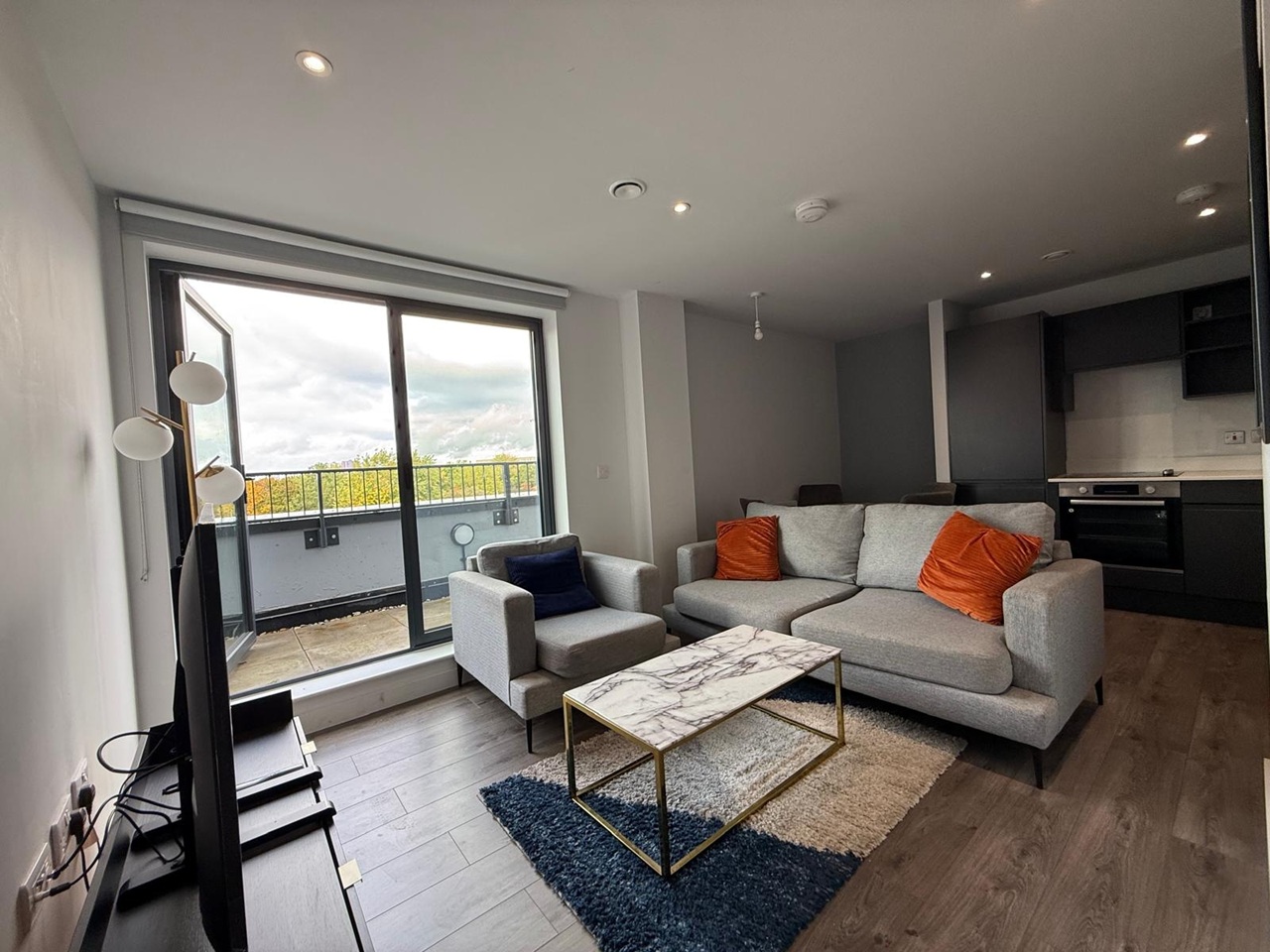 2 Bed Flat, Commerce Quay, M5 photo 3