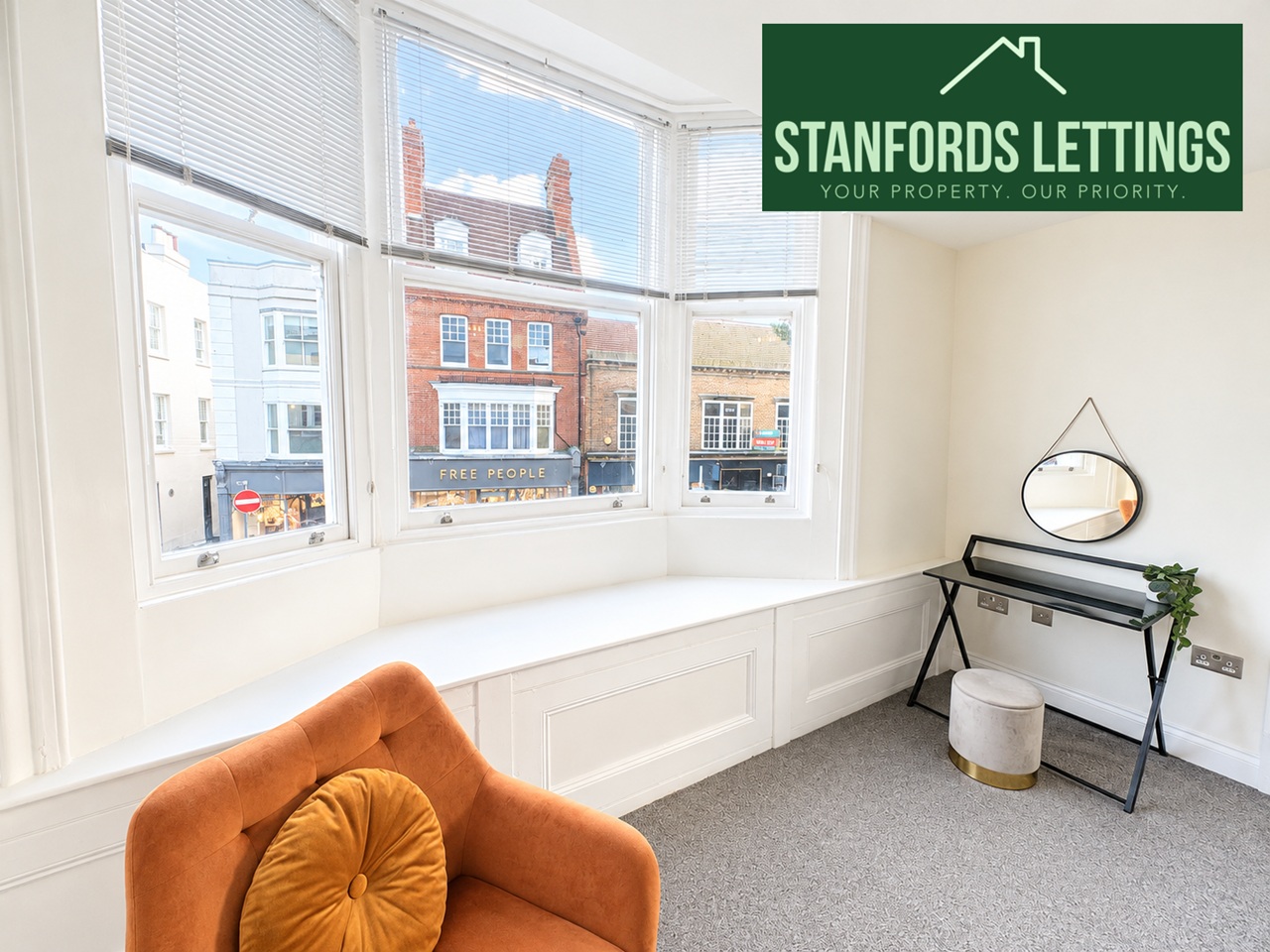 2 Bed Flat, East St, BN1 photo 5