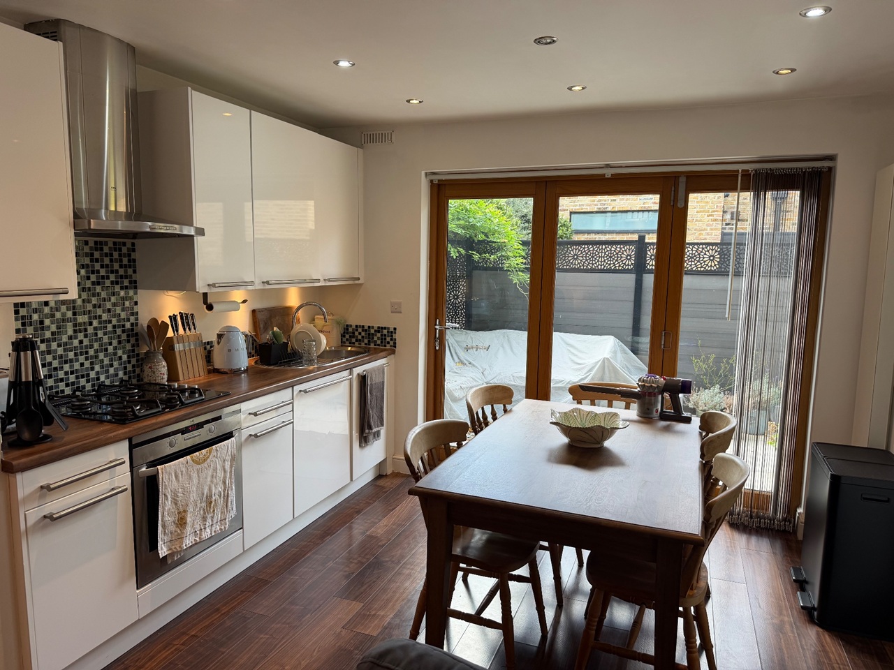 2 Bed Flat, Englefield Road, N1 photo 4