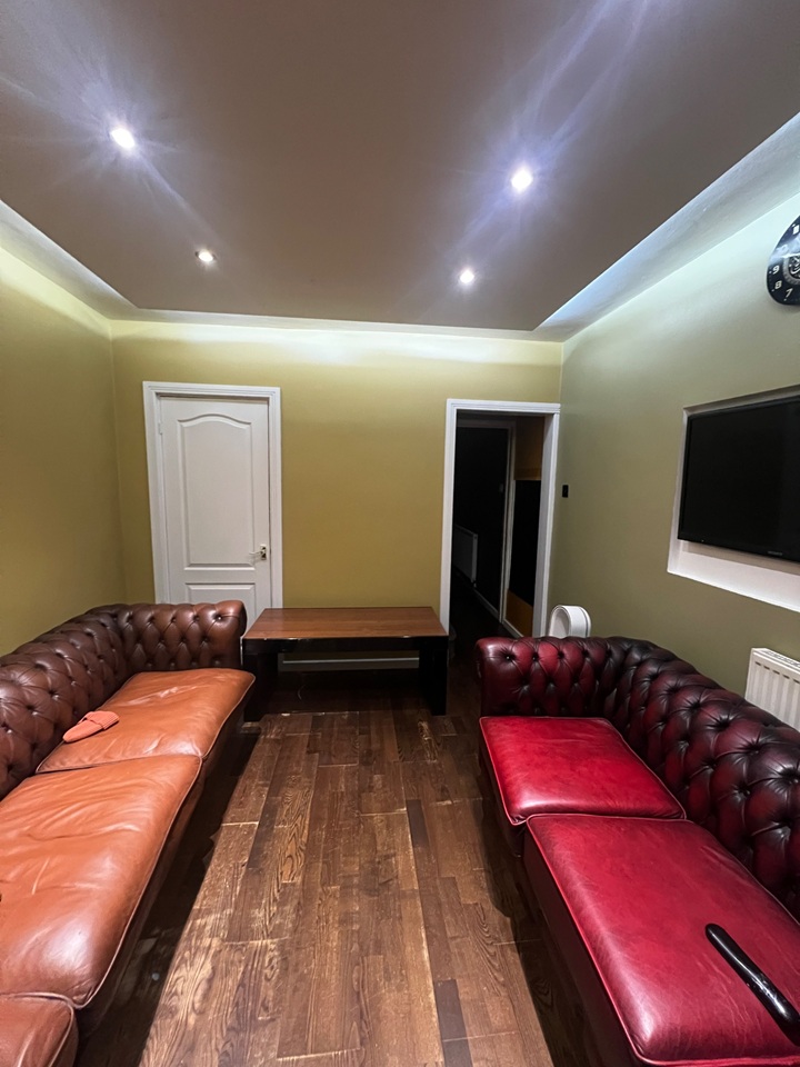 High Wycombe - 3 Bed Terraced House, Oakridge Road, HP11 - To Rent Now ...