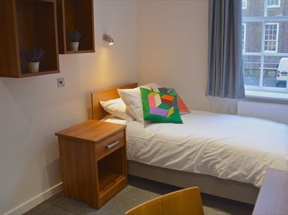 1 bed room for rent in Camden