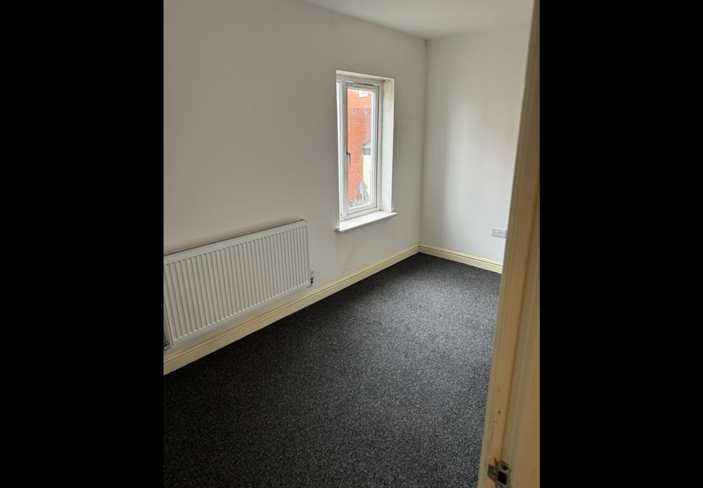 Brierley Hill - 1 Bed Flat, Talbot Court, DY5 - To Rent Now for £675.00 p/m