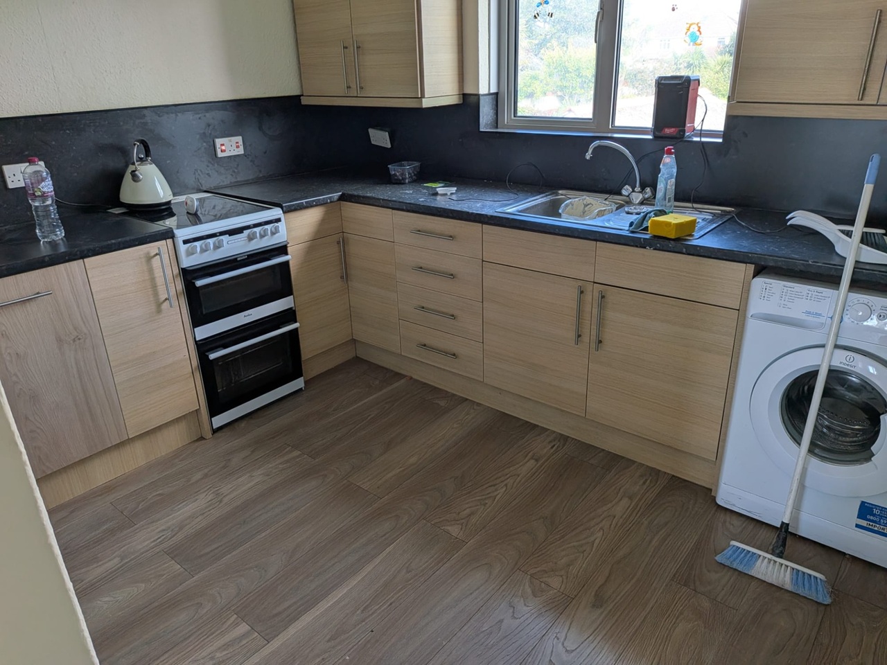 Weymouth - 2 Bed Flat, Redlands, DT3 - To Rent Now for £975.00 p/m