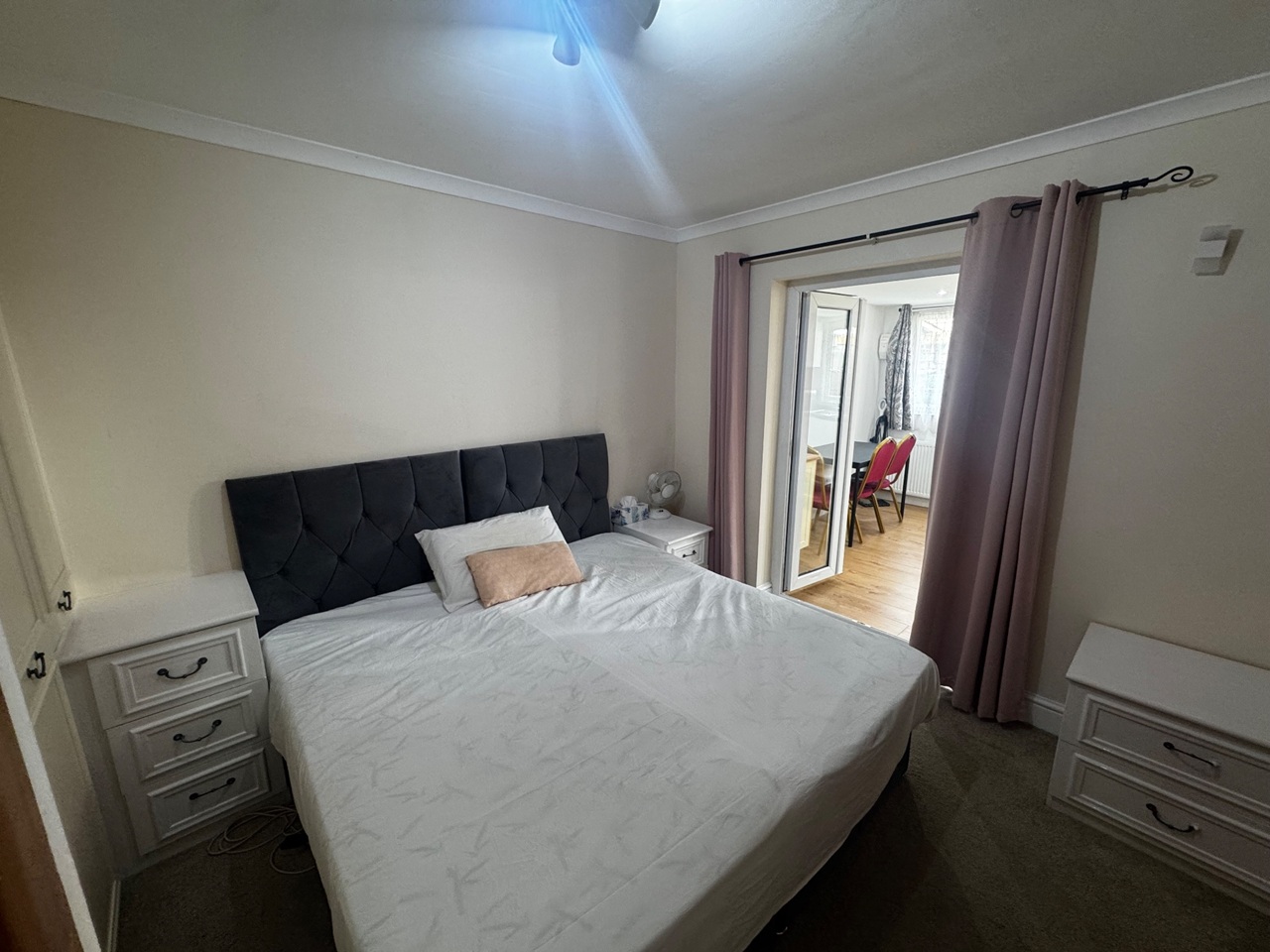 Feltham - Studio Flat, Cassiobury Avenue, TW14 - To Rent Now for £1,350 ...