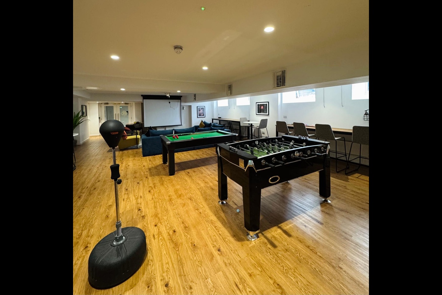 Cheadle - 1 Bed Flat, Fabrick, SK8 - To Rent Now for £875.00 p/m