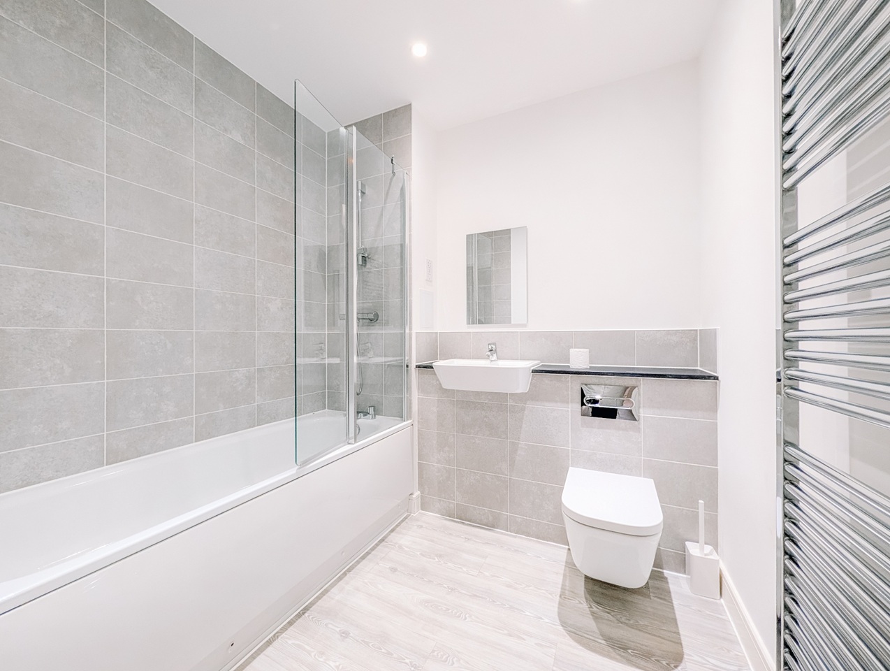 London - 1 Bed Flat, Hoffmans Road, E17 - To Rent Now for £1,925.00 p/m