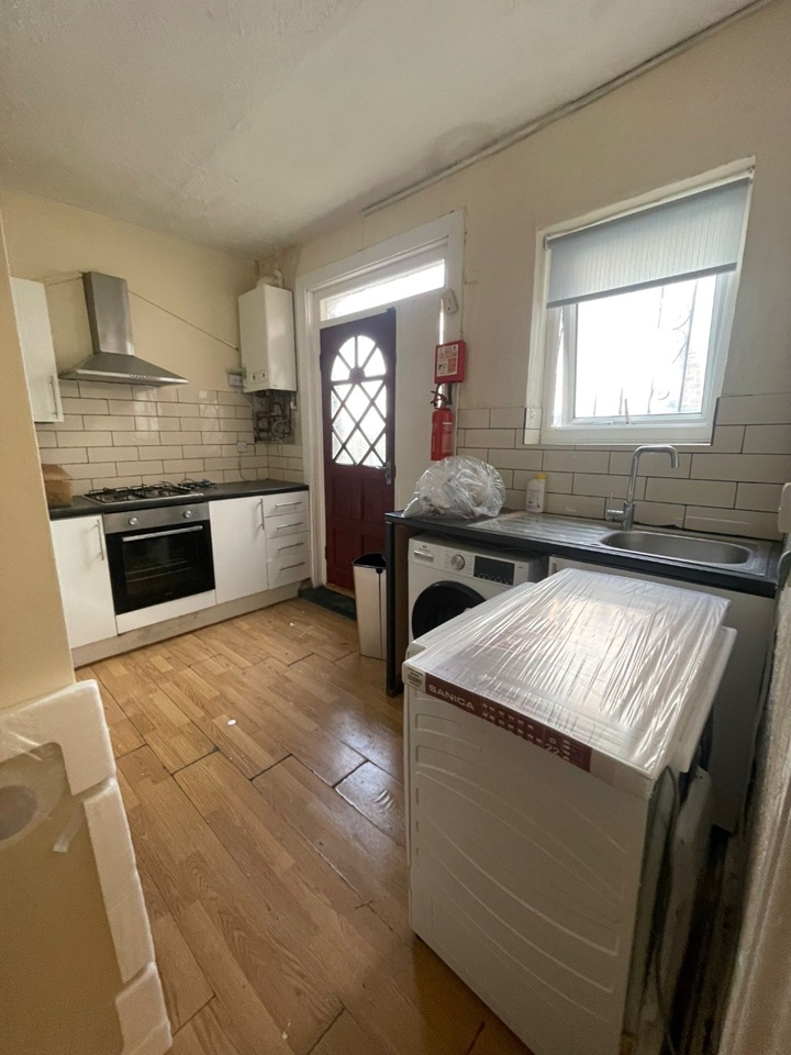 Leeds - Room in a Shared House, Brudenell View, LS6 - To Rent Now for £ ...