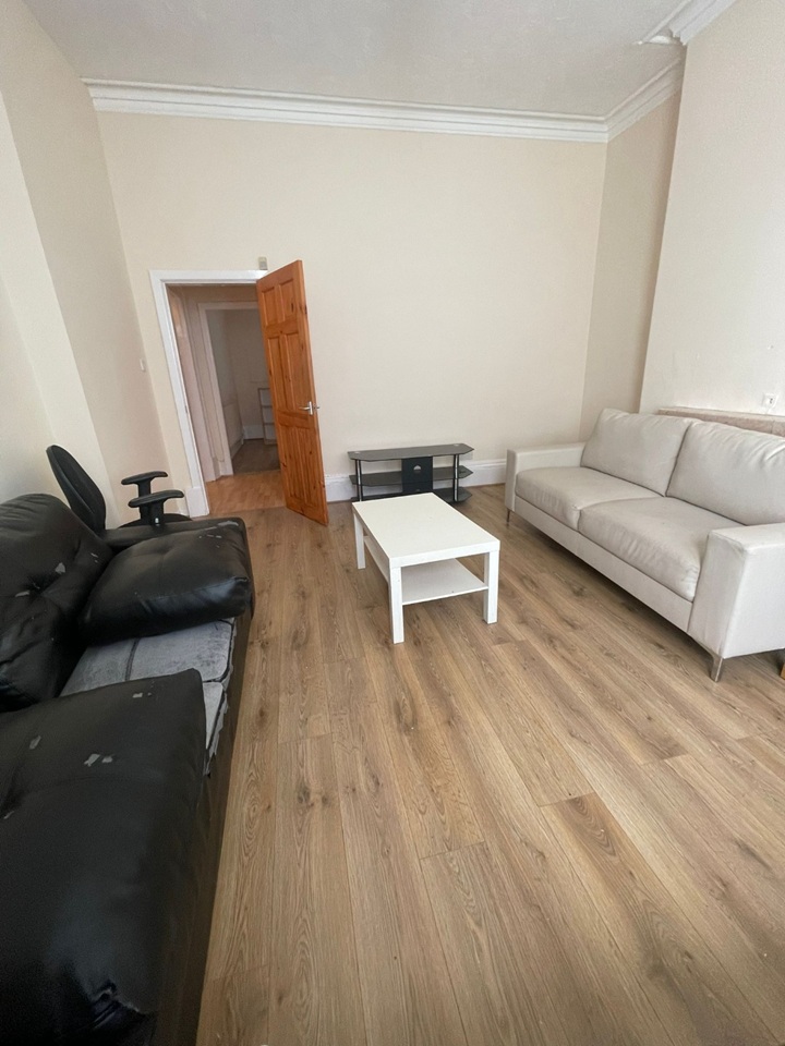 Leeds - Room in a Shared House, Brudenell View, LS6 - To Rent Now for £ ...