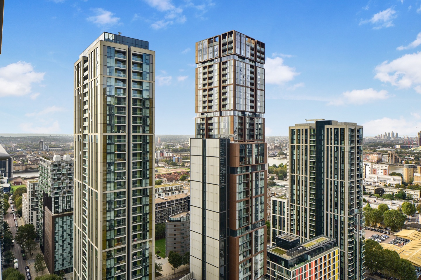 London - Studio Flat, Pan Peninsula Square, E14 - To Rent Now for £ ...