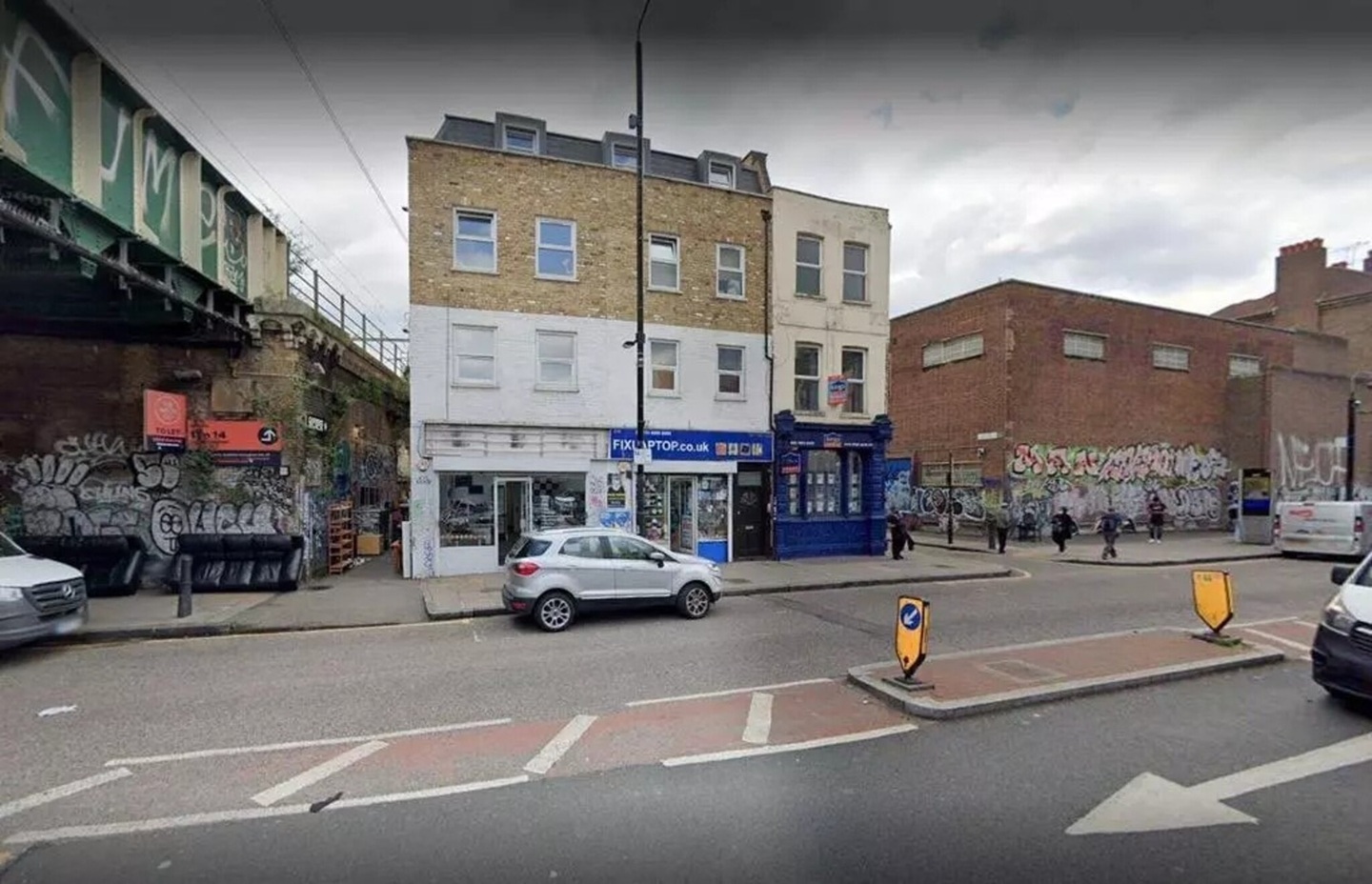 London - 3 Bed Flat, Bethnal Green Road, E2 - To Rent Now for £2,400.00 p/m