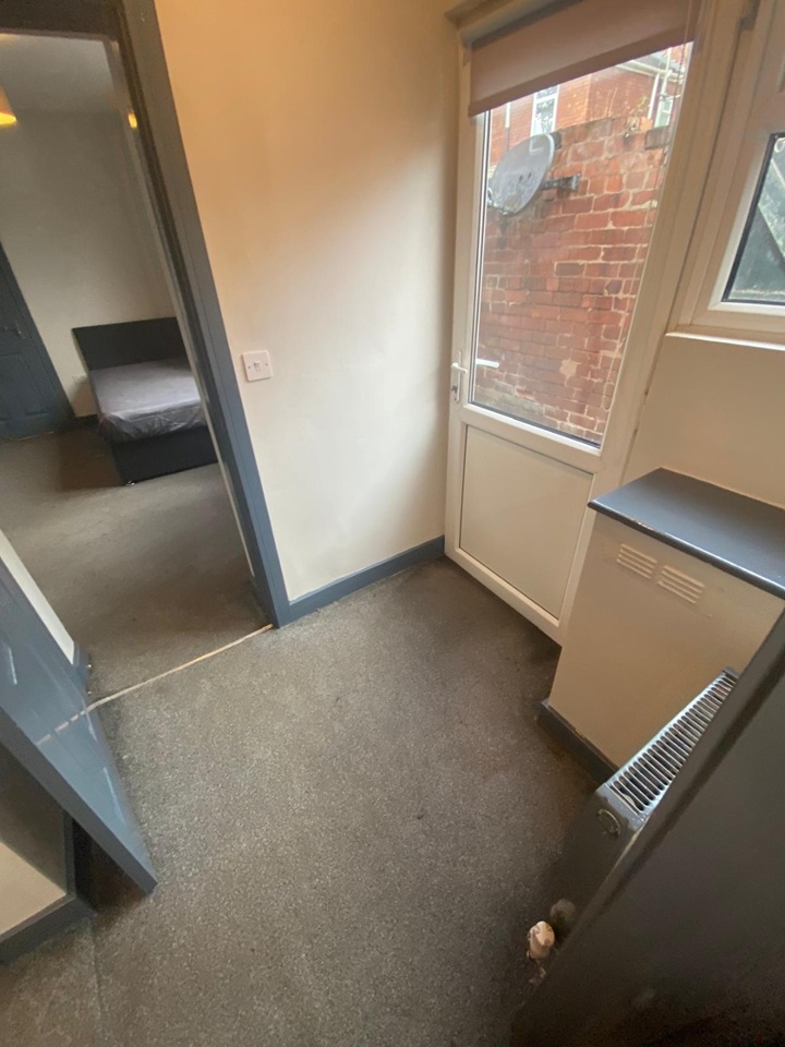 Doncaster - Room in a Shared House, Glyn Avenue, DN1 - To Rent Now for ...