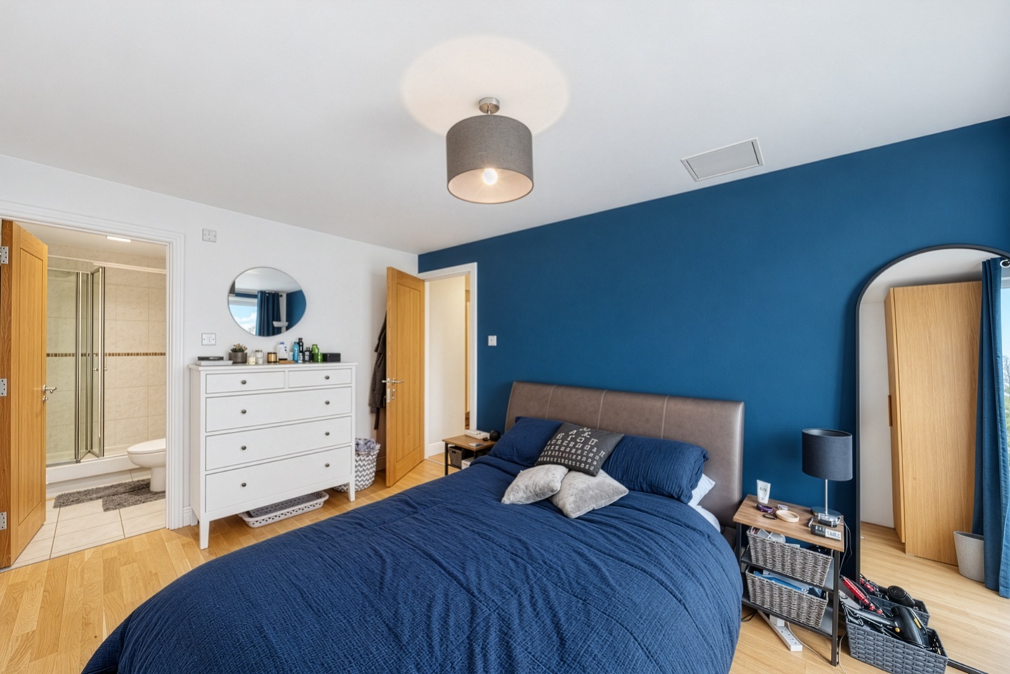 London - 2 Bed Flat, Studley Court, E14 - To Rent Now for £2,500.00 p/m