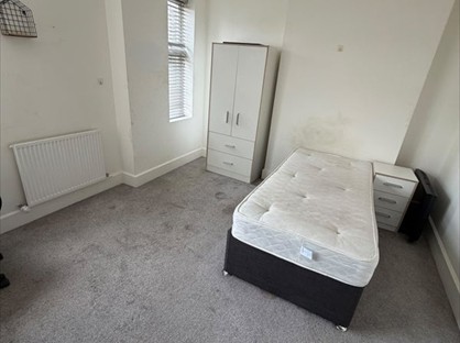 6 bed room for rent in Room in a Shared House, Tudor Lodge, SS13