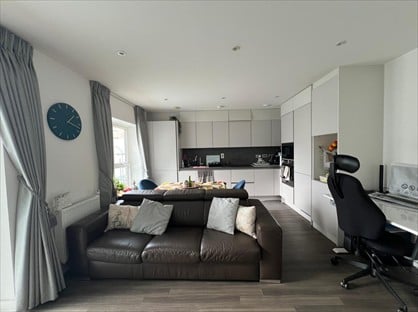 1 bed flat/apartment for rent in 1 Bed Flat, South Oxhey, WD19