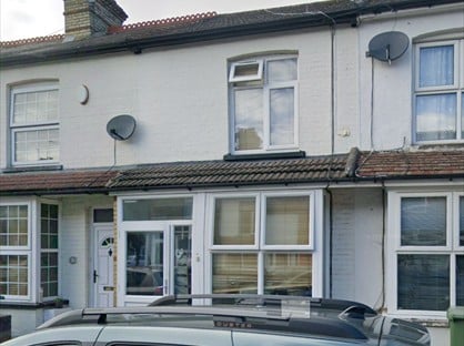 2 bed terraced house for rent in 2 Bed Terraced House, Oxford St, WD18