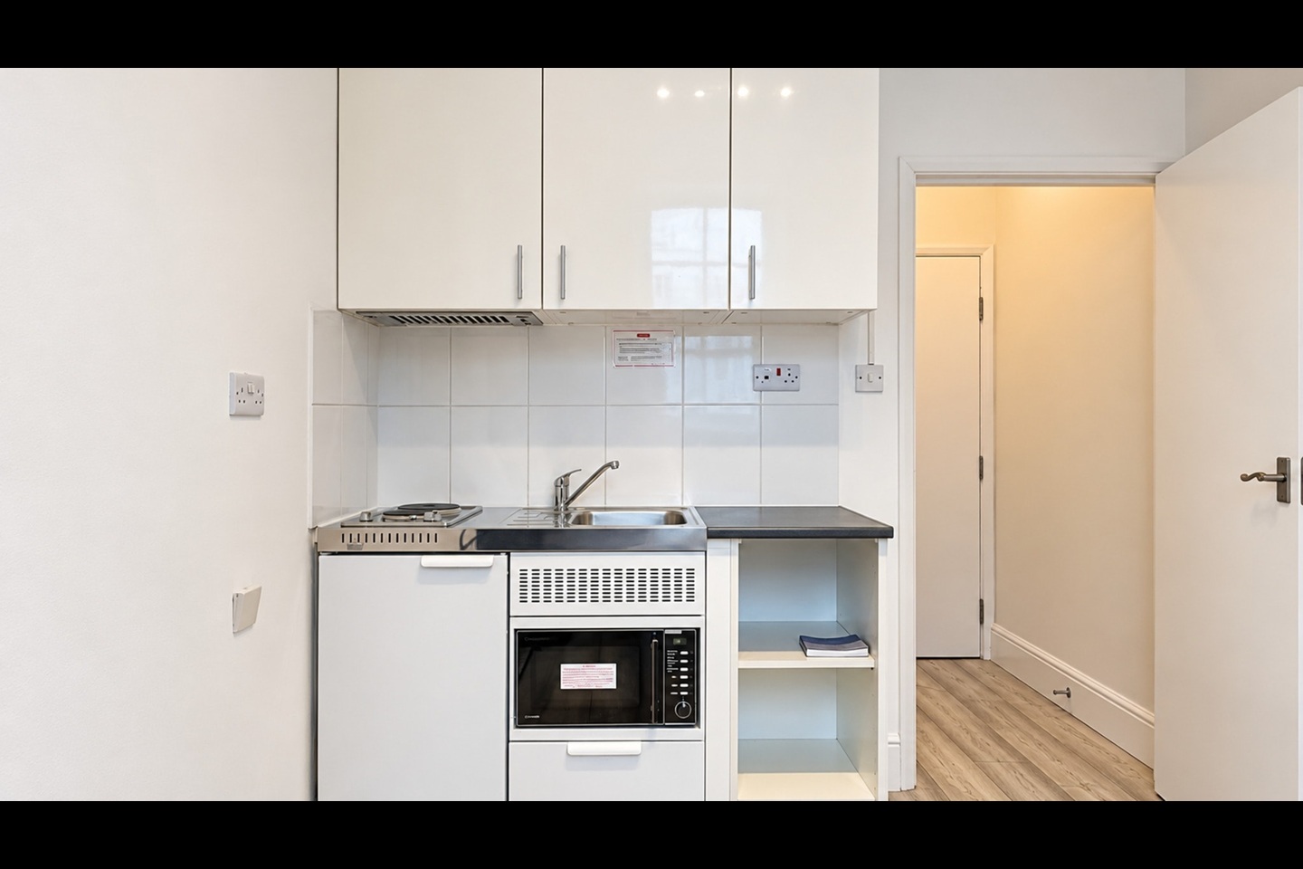 London - Studio Flat, Talbot Square, W2 - To Rent Now for £1,500.00 p/m
