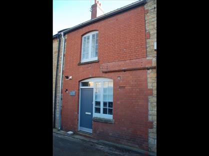 2 Bed Terraced House, Oxen Road, TA18