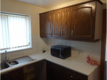 2 Bed Flat, Heckmondwike, WF16